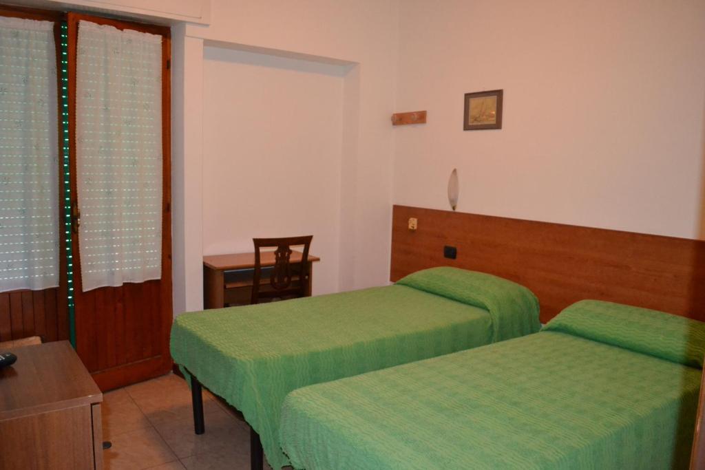 Hotel Ferrara San Benedetto del Tronto Habitación foto