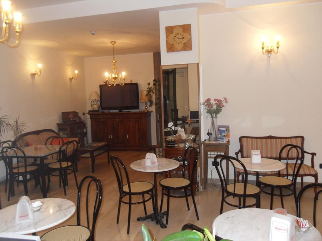 Hotel Ferrara San Benedetto del Tronto Exterior foto